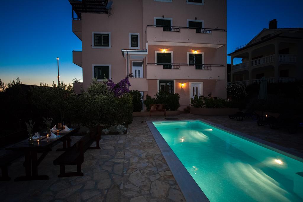 Apartments Lara & Luka ซาดาร์ ภายนอก รูปภาพ